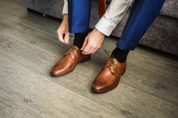 How to stretch leather shoes?